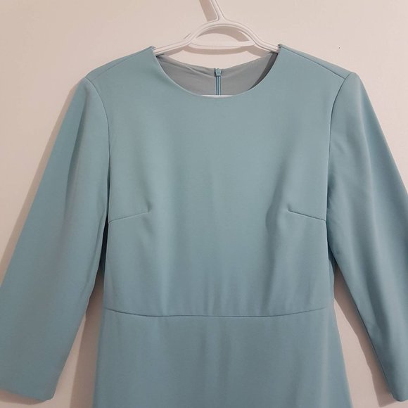 Retro Evening or Day Dress with bottom flare - Picture 3 of 11